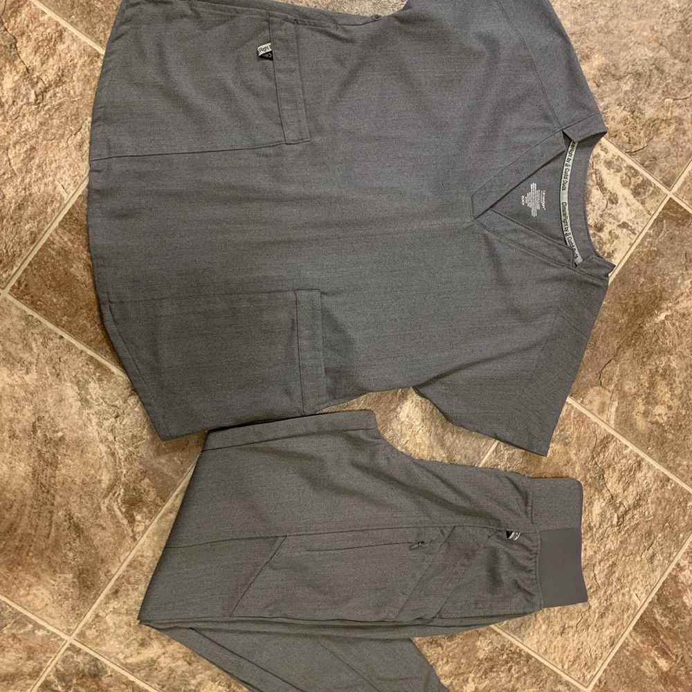 ClimateRight Grey Scrub Set